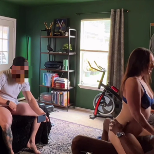 marito cuckold filma la moglie con un nero