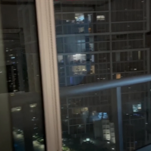 marito filma la moglie con due BBCs